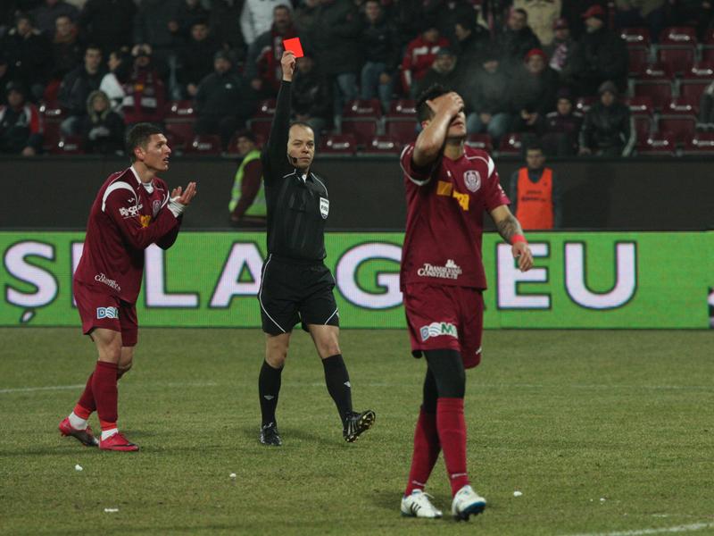 Greşelile din Gruia i-au adus suspendarea lui Avram