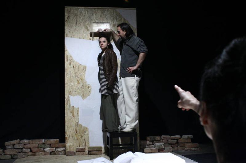 Patru actori clujeni se analizează înaintea Judecăţii de Apoi, într-un spectacol la Fabrica de Pensule