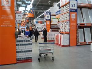O mie de oameni în prima oră, la deschiderea noului magazin de bricolaj din Cluj GALERIE FOTO / VIDEO