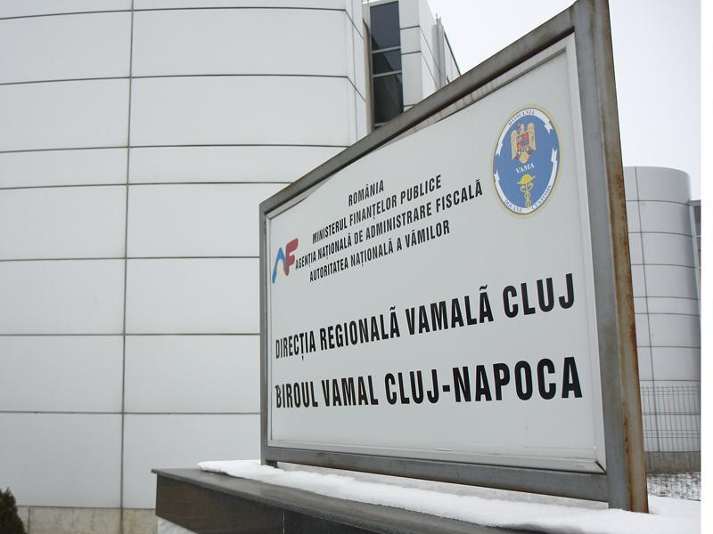 Şeful Vămii Cluj reţinut pentru luare de mită