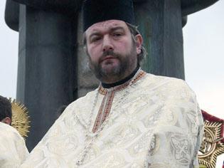 Părintele Ioan Chirilă: În personalitatea lui ÎPS Andrei se îmbină teologul şi omul duhovnic