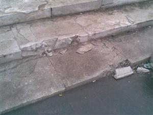 Fântâna din Piaţa Unirii se transformă în praf      