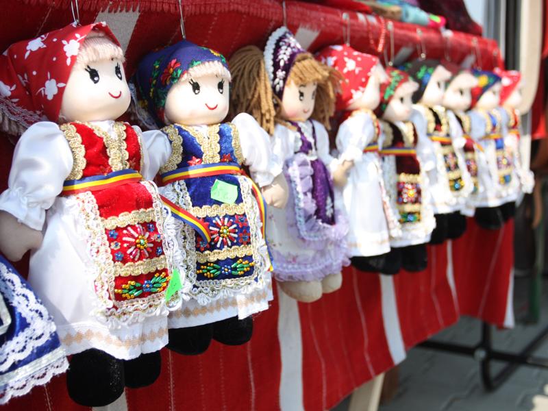 Tradiţia maramureşeană a descins la Iulius Mall        