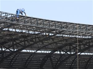 Constructorii clujeni o iau pe cont propriu