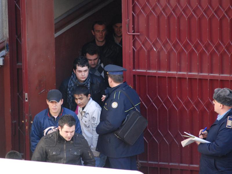Cerere de încetare a mandatelor de arestare în cazul 