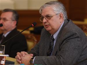 Mircea Coşea: “Vom avea scăderi de salarii. Productivitatea e de 2,5 ori sub media UE” 