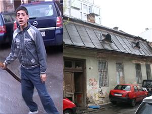 Teroare în zona centrală de la o casă ocupată abuziv. O echipă Realitatea TV a fost atacată - VIDEO
