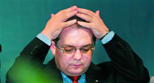 Boc crede că Ponta și Antonescu ar duce țara în faliment. Ești de acord?
