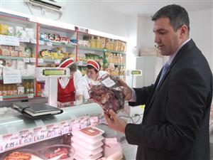 Amenzi pentru comercianţii de carne de miel în pieţele clujene    