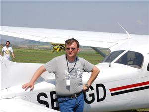 Afaceristul-pilot de avion a renunţat la maşină