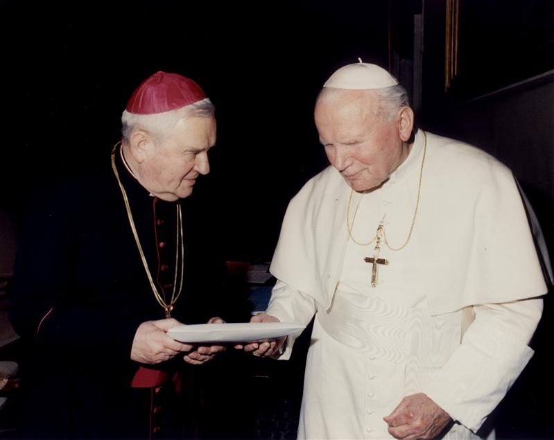 Episcopul greco-catolic Florentin: Arhiepiscopul George Guţiu a fost un om blând, dar dârz şi luptător VIDEO