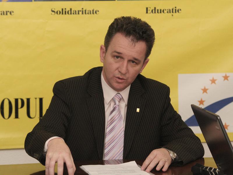 PNŢCD e rupt în trei, dar caută aliaţi