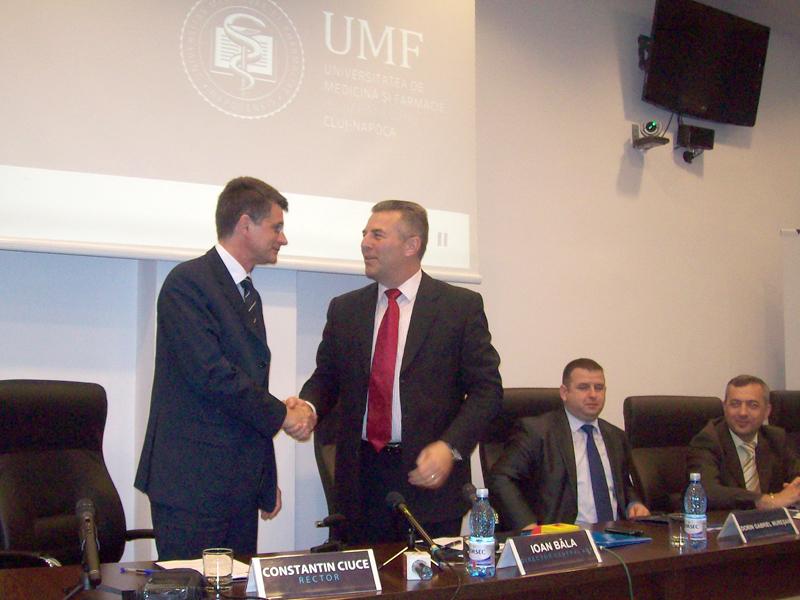 Rectorul UMF Cluj: “Pacienţii din România vor fi trataţi de medici din Pakistan”