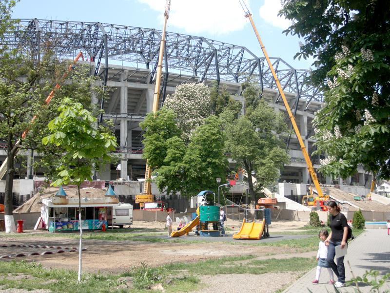 Parcul de copii de la stadion: nu dispare, doar se transformă
