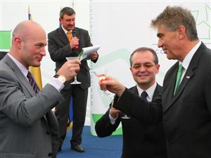 Paszkany: “TriGranit a dat cu fundul de beton”   