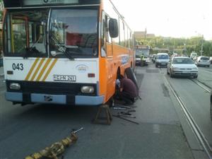 Coadă de 12 troleibuze în Mănăştur din cauza unei defecţiuni FOTO / VIDEO