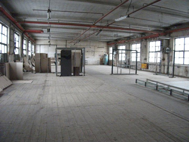 Supravieţuitorii Holocaustului, în spatele gării