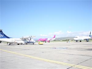 O bombă a blocat avionul Cluj-Pisa