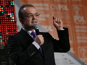 Boc, forţat să-şi angajeze răspunderea pe Legea minorităţilor