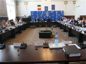 Scandalul plăcuţa: UDMR a părăsit Consiliul Judeţean Cluj