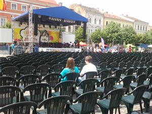 ZILELE CLUJULUI Concert al Operelor reunite, în piaţa Unirii. Ultimele pregătiri FOTO