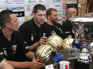Mesajul campionilor pentru fani: “Mulţumim! Atât!”