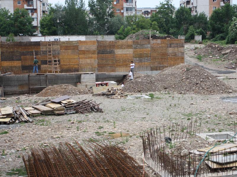 Fabricile “imobiliare” îşi revin: şantier la Napolact