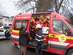 Accident grav în Păniceni: un microbuz implicat, un mort şi patru răniţi în accident. Traficul este blocat pe DN1