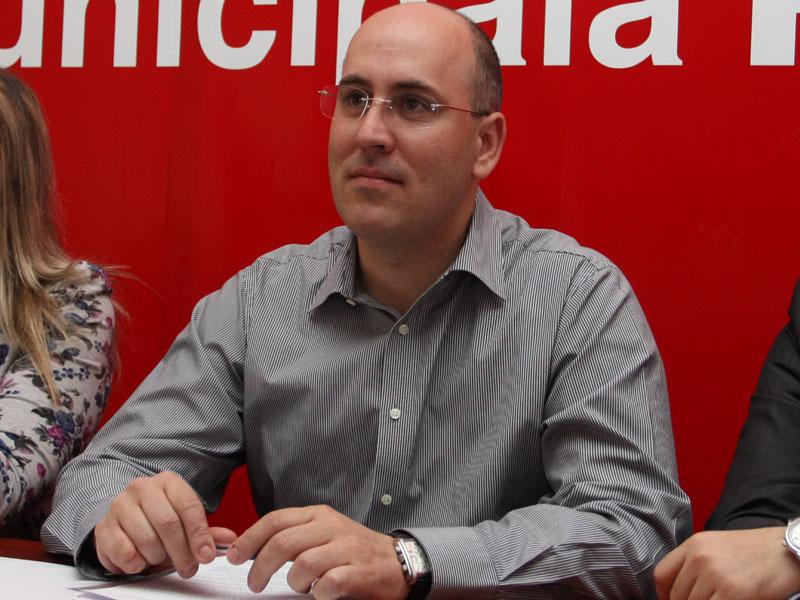 Contre între PSD şi Apostu pe amprentarea angajaţilor primăriei