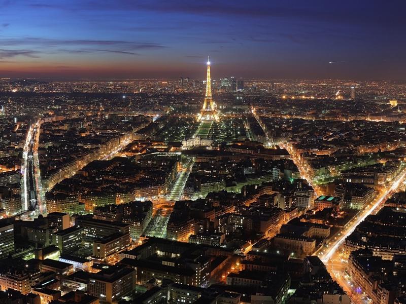 Negocieri pentru zboruri de Amsterdam şi Paris