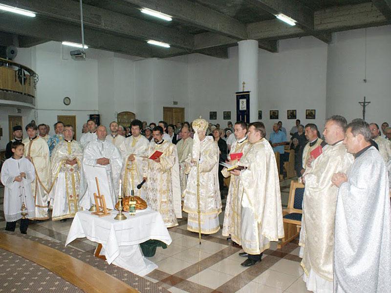 Sfânta Jertfă Liturgică şi Parastasul Înaltpreasfinţitului George Guţiu