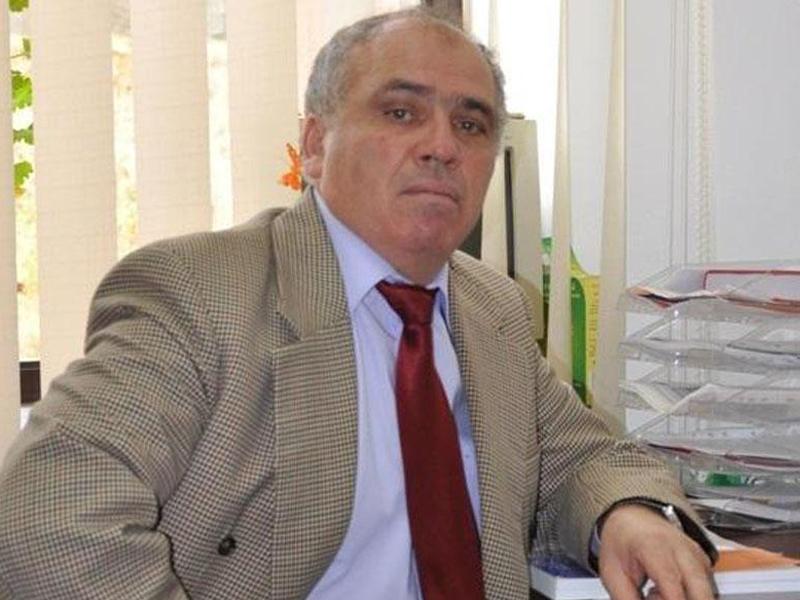 Profesorul acuzat de hărţuire sexuală a fost suspendat de universitate