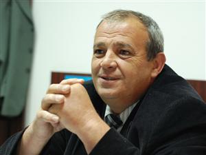 Profesor acuzat de mită la BAC în 2010: “Sigur s-a copiat şi anul ăsta”         