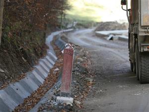 Licitaţia pentru modernizarea drumurilor judeţene va avea loc mâine