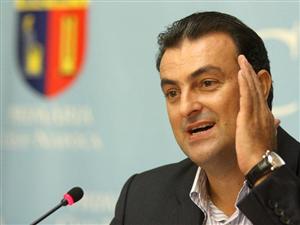 Apostu, în frunte pentru funcţia de primar. USL devansează cu două procente PDL