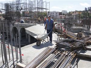 Au reînceput lucrările la catedrala din Cipariu