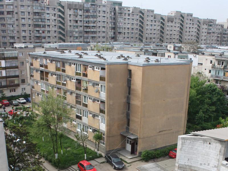 Sens giratoriu la intersecţia Dâmboviţei cu Ialomiţa