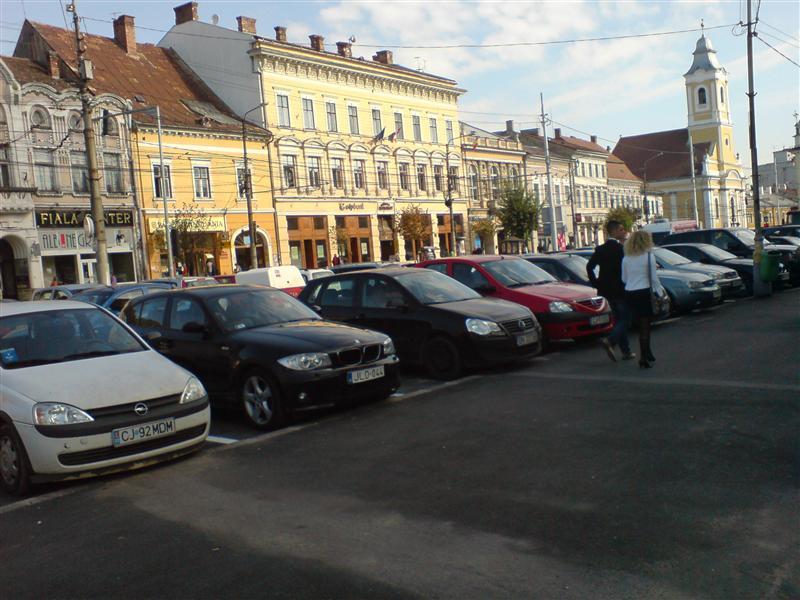 Piaţă volantă de legume, de sâmbătă în piaţa Unirii