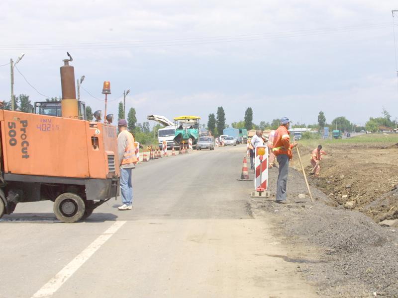 Ministerul confirmă: Reabilitarea drumurilor judeţene pe banii MDRT, doar de anul viitor
