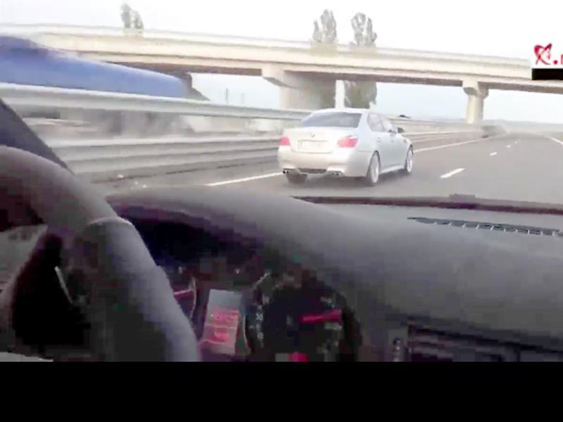 “Liniuţe” la peste 300 km/h VIDEO