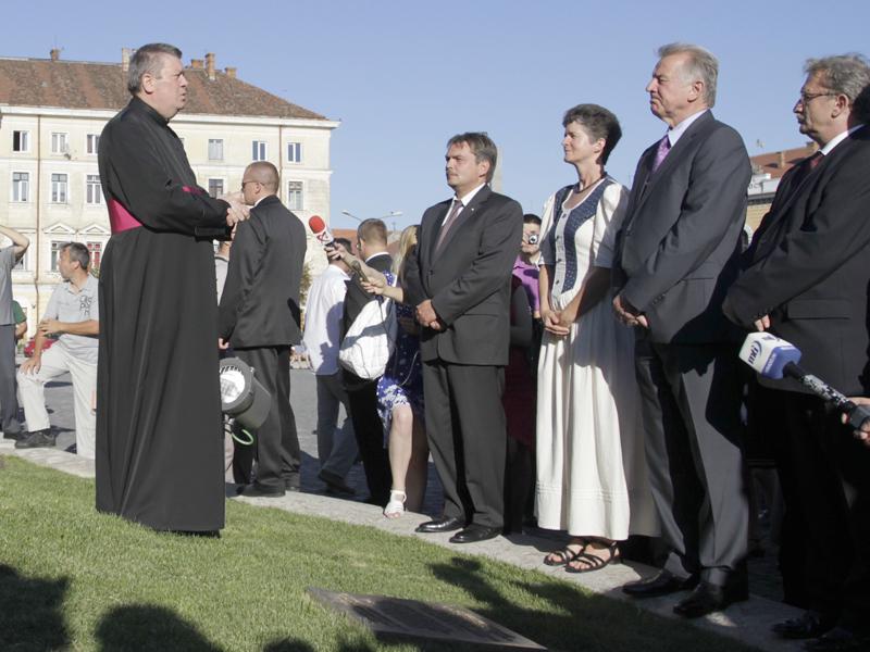 Plăcuţa de la Matei Corvin, subiect de discuţie între prefect şi preşedintele Ungariei