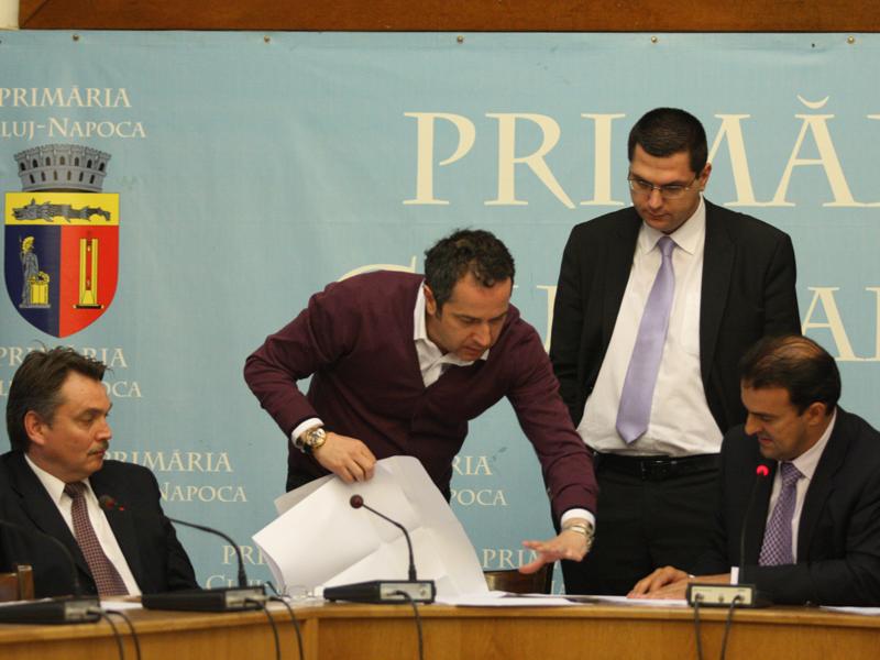 Primăria a “încurcat” proiectul bazinului de polo   