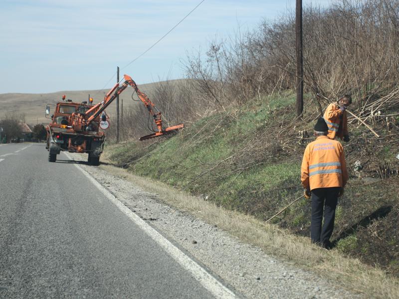 Încep lucrările pentru modernizarea drumurilor judeţene      