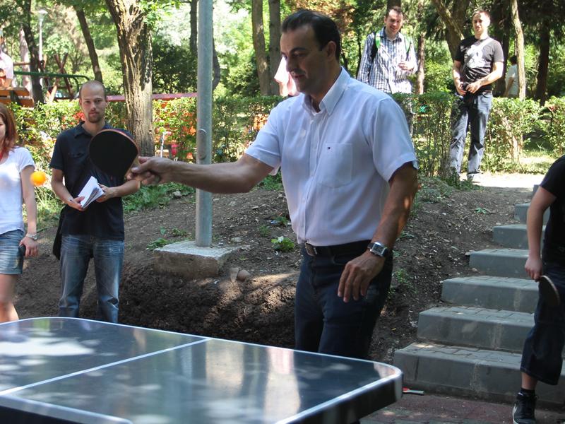 Comisia de licitaţie pentru spaţii verzi “nu mişcă” până la întoarcerea primarului     