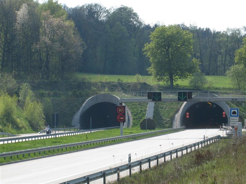 Autostrada de pe coridorul IV va avea mai multe tuneluri