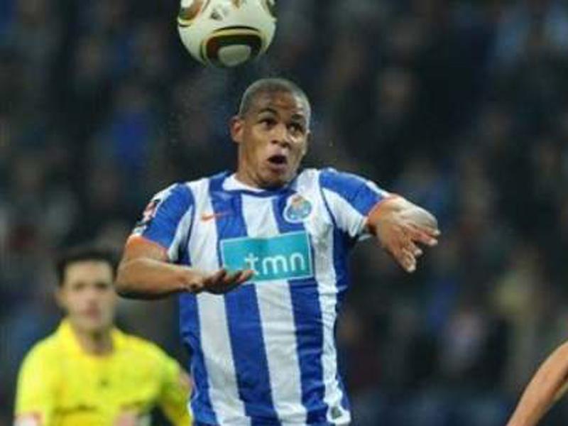 CFR negociază pentru un fotbalist de 14 milioane de euro                 
