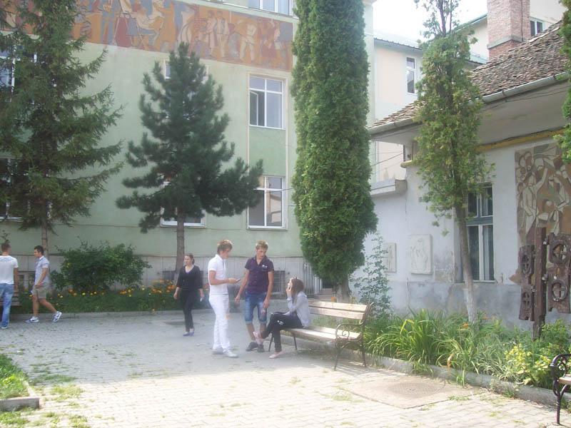 Bac cu lucrări albe predate supraveghetorilor