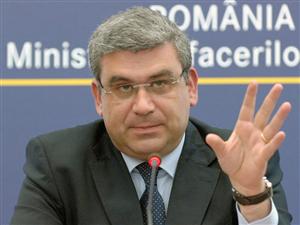 Tupeu de ministru: Baconschi vrea felicitări pentru eşecul Schengen