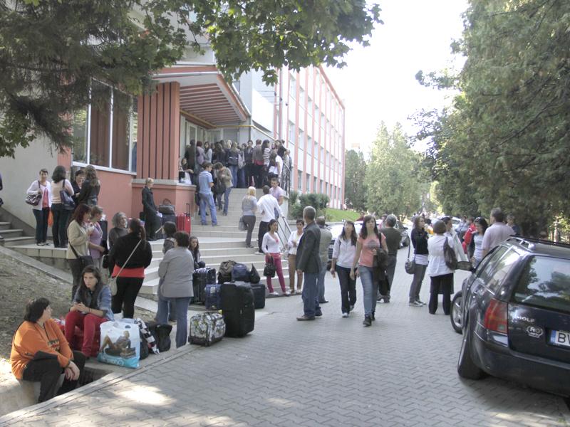 Căminele Clujului, asediate de studenţi