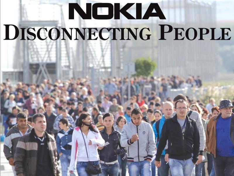 Membrii USL protestează cu fluiere şi pancarte împotriva plecării Nokia de la Cluj UPDATE